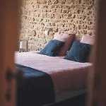 D'hotes La Fraiseraie 3*
