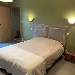 D'hotes La Fraiseraie Bed & Breakfast 3*