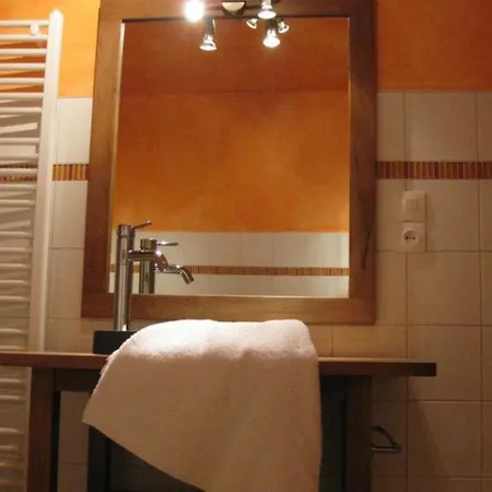 D'hotes La Fraiseraie Bed and Breakfast