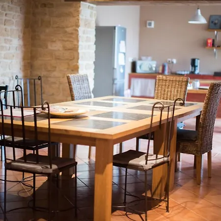 D'hotes La Fraiseraie 3*