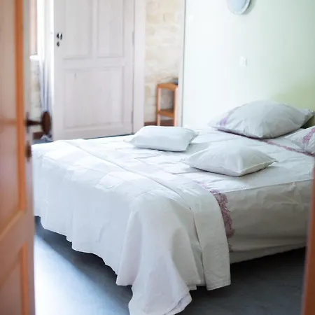 D'hotes La Fraiseraie 3*