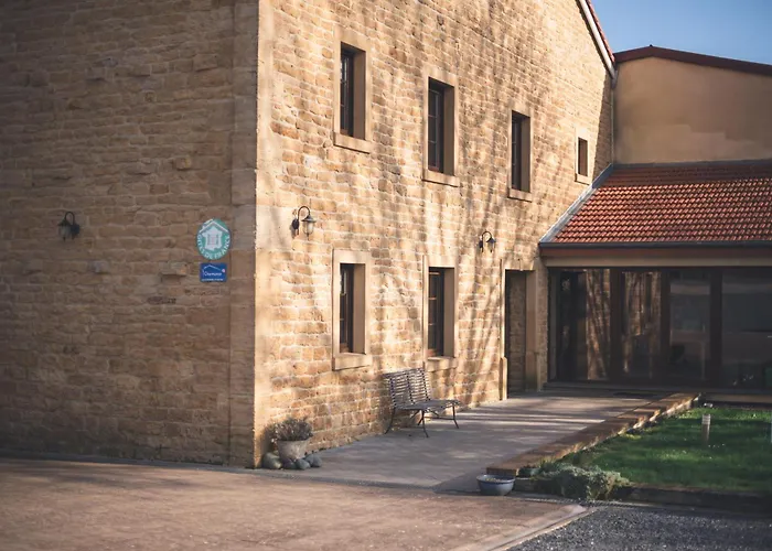 D'hotes La Fraiseraie Bed & Breakfast 3*